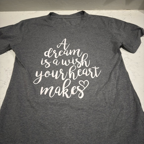 Bundle of 3 M Disney Graphic T-Shirts - Picture 3 of 5